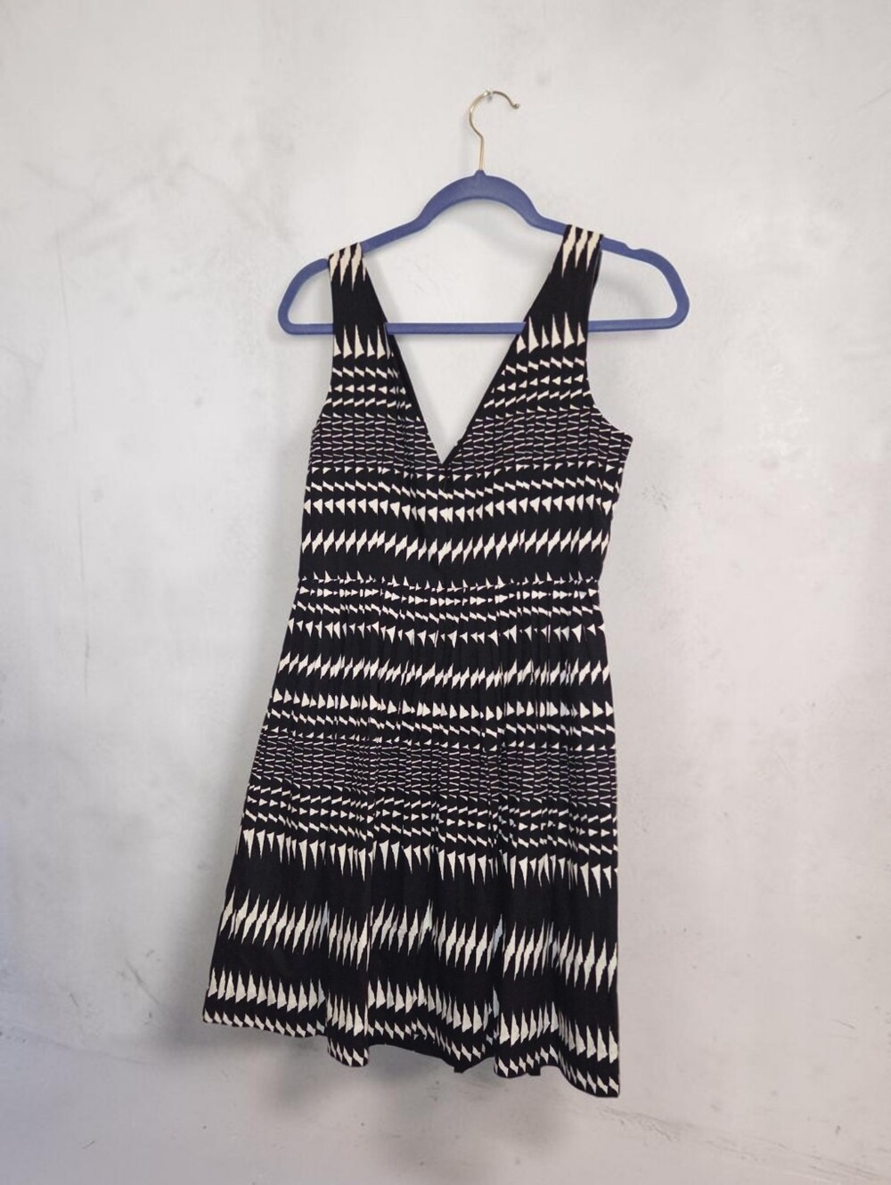 J. Crew Black/White V-Neck Geometric Poplin Dress, EUC - Picture 4 of 6